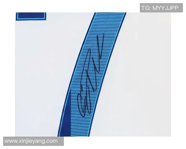 模仿足球明星C罗签名的技巧与创意分享