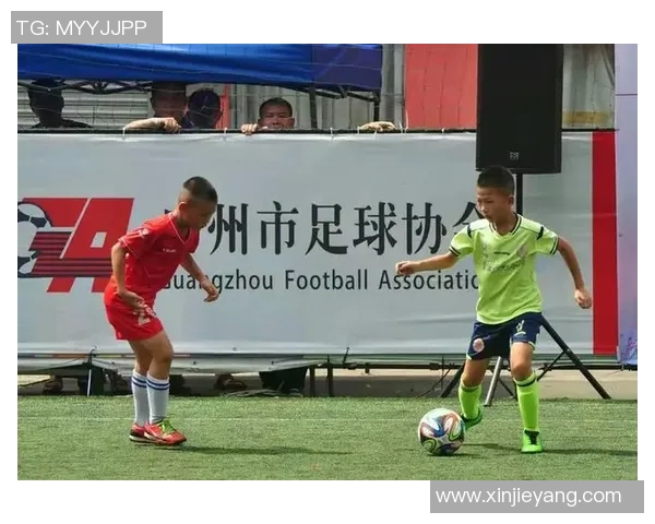 致我心中的足球英雄：一封倾诉热爱的信件